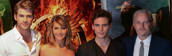 Liam Hemsworth, Jennifer Lawrence, Sam Claflin e Francis Lawrence em photocall em Cannes