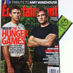 Promoção: ganhe a EW com Peeta (Josh Hutcherson) e Gale (Liam Hemsworth) na capa!