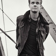 Jack Quaid (Marvel) dá entrevista para Interview Magazine
