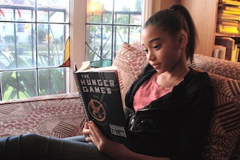 Amandla Stenberg fala sobre Jogos Vorazes em entrevista