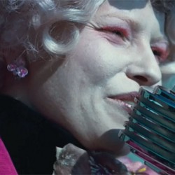 Elizabeth Banks fala sobre Jogos Vorazes para Huffington Post