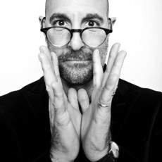 Stanley Tucci (Caesar Flickerman) fala sobre Francis Lawrence e mais em nova entrevista