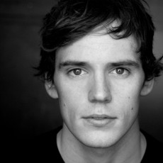 Sam Claflin (Finnick Odair) fala de “Jogos Vorazes” a rádio britânica