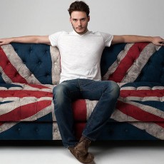 Sam Claflin retornará para a sequência de A Branca de Neve