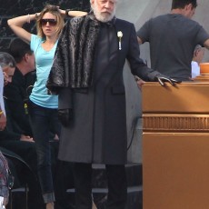 FOTOS: Donald Sutherland como Presidente Snow aparece nas filmagens de “Em Chamas”!