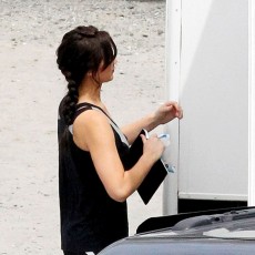 Primeiras imagens de Jennifer Lawrence nos bastidores de “Em Chamas”!