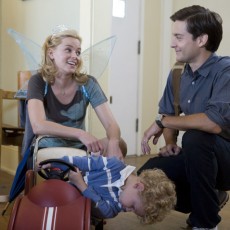 É divulgada nova cena de “The Details”, com Elizabeth Banks (Effie Trinket)