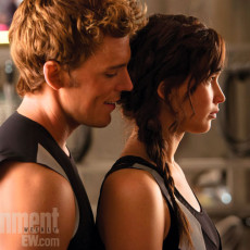 EW entrevista Jennifer Lawrence e Sam Claflin