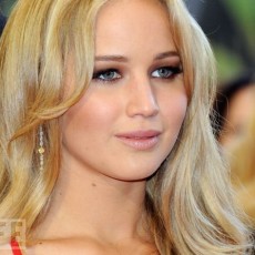 Estilistas batalham para vestir Jennifer Lawrence no Oscar