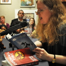 [Entrevistas] Editora Scholastic entrevista a autora Suzanne Collins