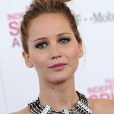FOTOS E VÍDEOS: Jennifer Lawrence no Film Independent Spirit Awards