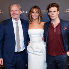 VÍDEO: Elenco de “Em Chamas” concede entrevistas em Cannes