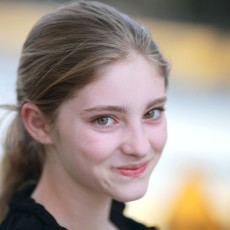 Willow Shields junta-se ao elenco de Dancing With The Stars