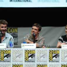 FOTOS: Em Chamas na Comic-Con 2013!