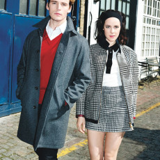 FOTOS E VÍDEO: Sam Claflin e Jena Malone na revista Glamour