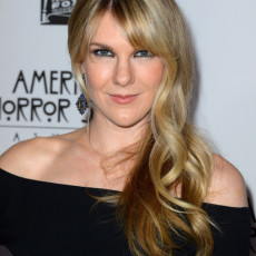 [CONFIRMADO] Lily Rabe será Comandante Lyme em Jogos Vorazes: A Esperança!