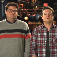 Assista às chamadas do Saturday Night Live com Josh Hutcherson