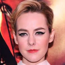 Jena Malone fala sobre cenas de “Em Chamas”, trabalhos anteriores e mais em entrevista!