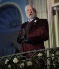 Donald Sutherland como Presidente Snow em Em Chamas