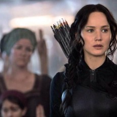 EW divulga primeira foto de Katniss Everdeen em “A Esperança: Parte 1”