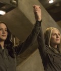 Katniss Everdeen e Alma Coin em A Esperança - Parte 1