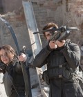 Katniss Everdeen e Gale Hawthorne em A Esperança: Parte 1
