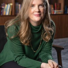 Ouça o início de A Cantiga dos Pássaros e das Serpentes na voz de Suzanne Collins